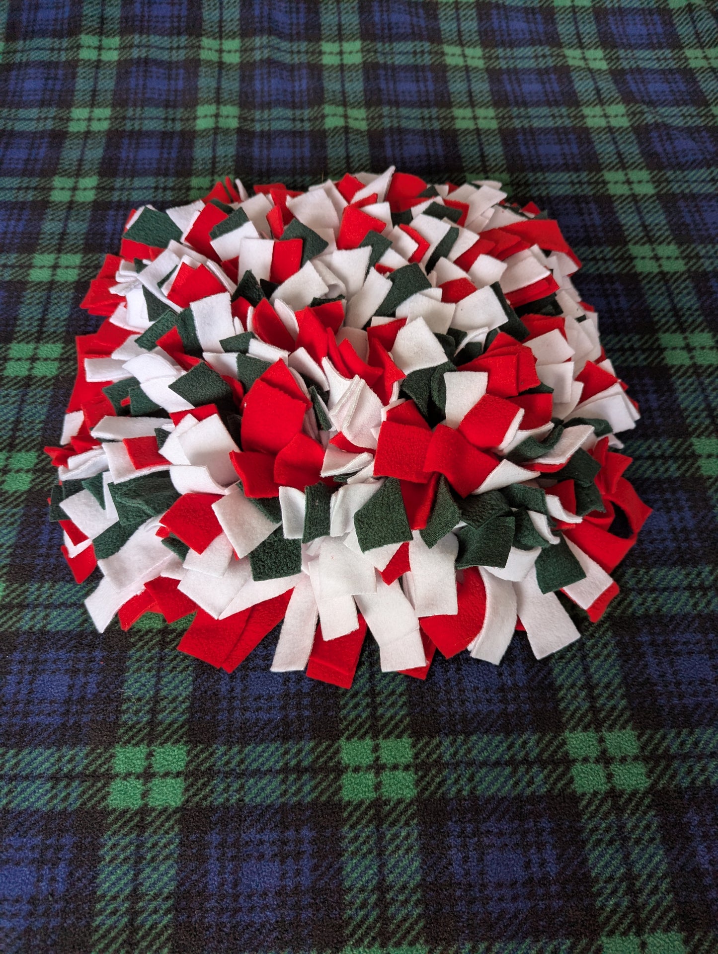 Handcrafted snuffle mat - Christmas colourways