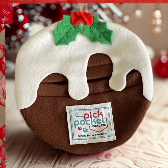 Christmas pudding foraging pouches - shipping 1st December