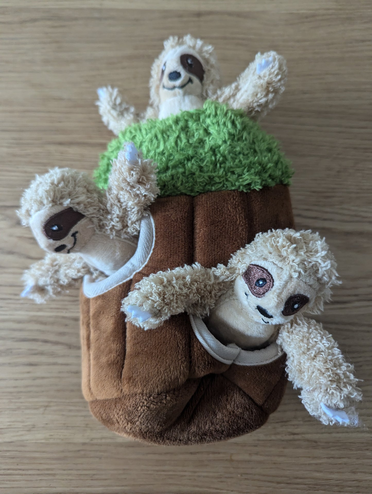 Woodland burrow for small dogs