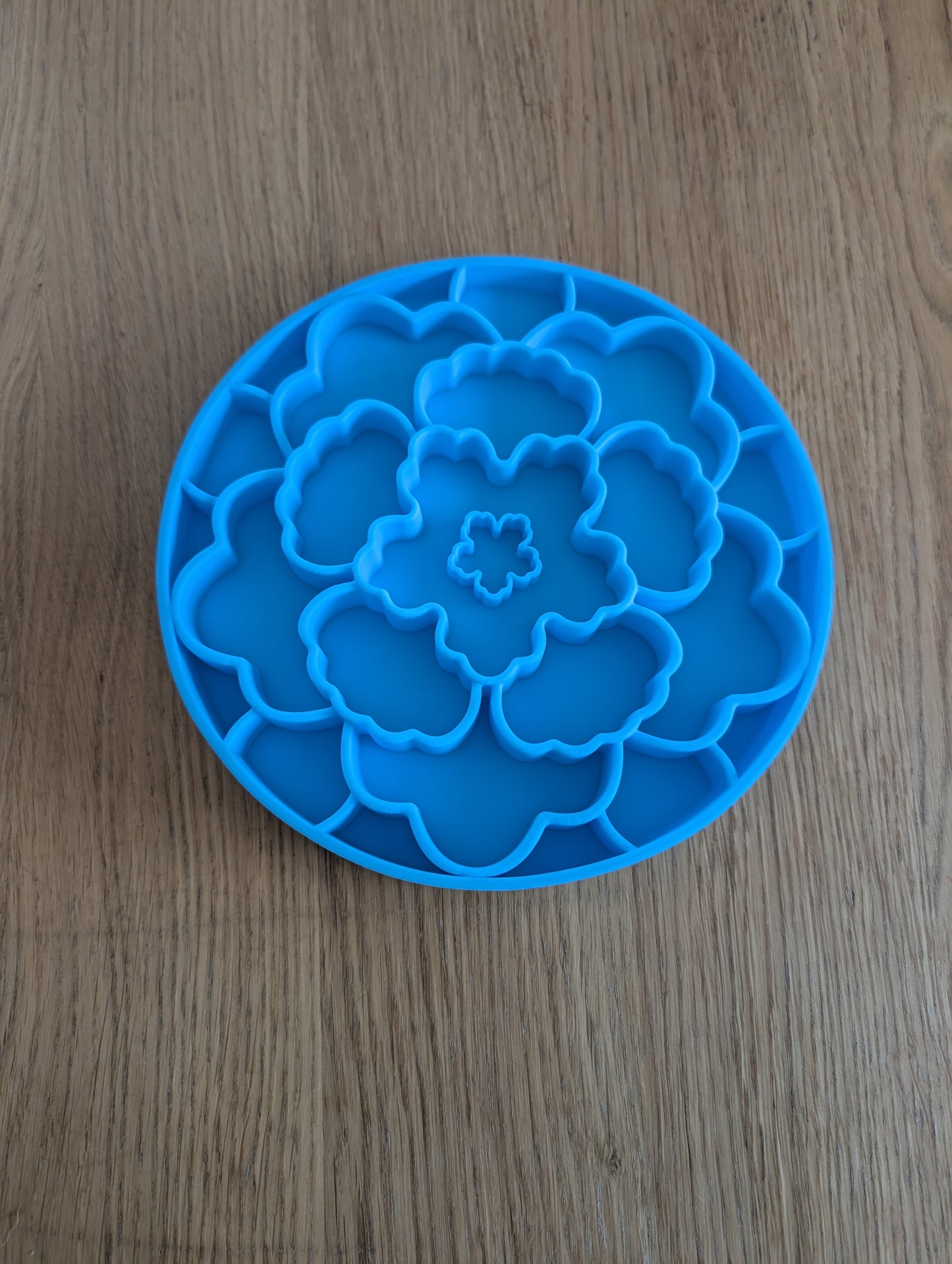 2-in-1 lick bowl and lick mat