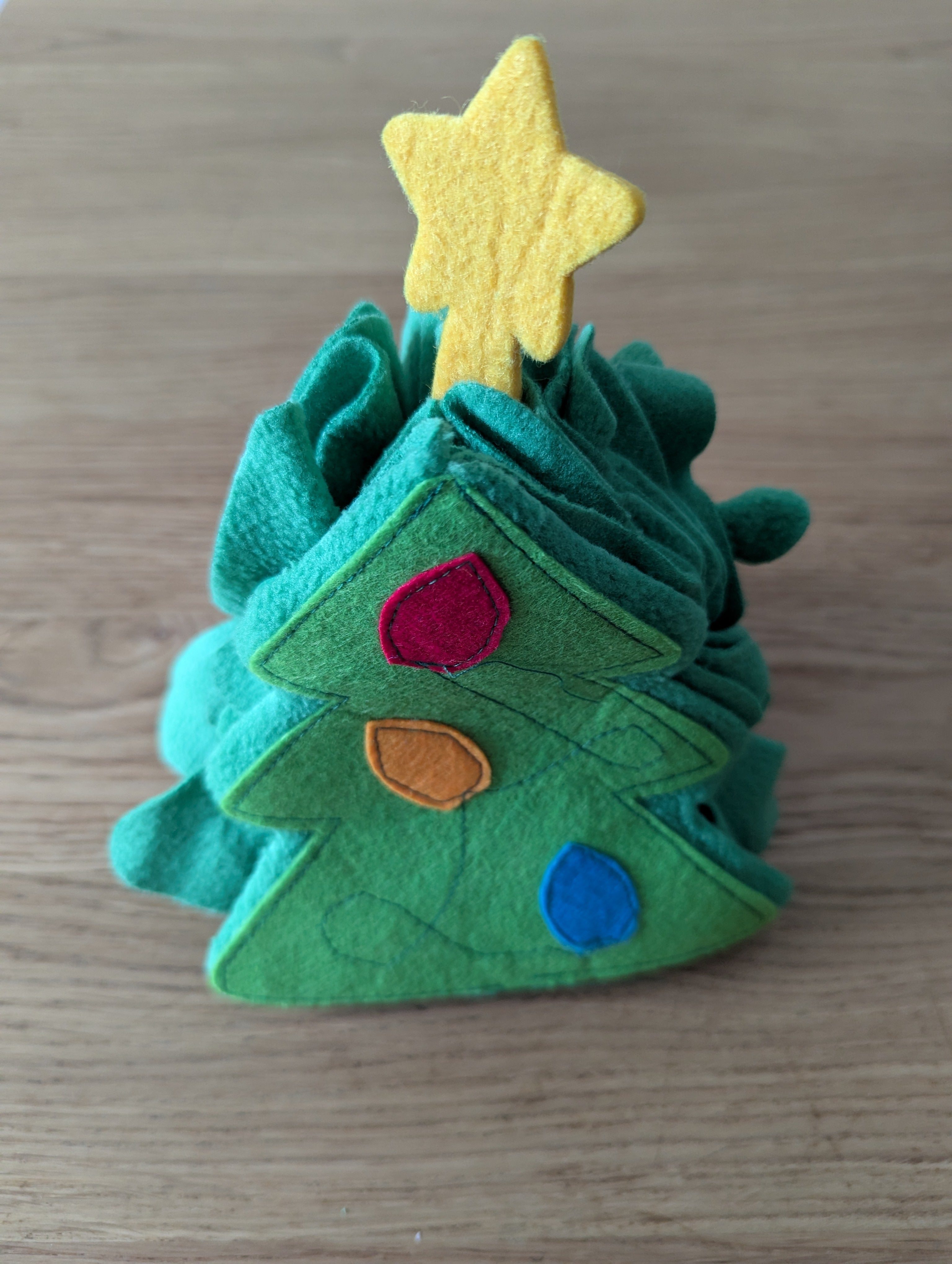 Christmas snuffle tree – All About Enrichment