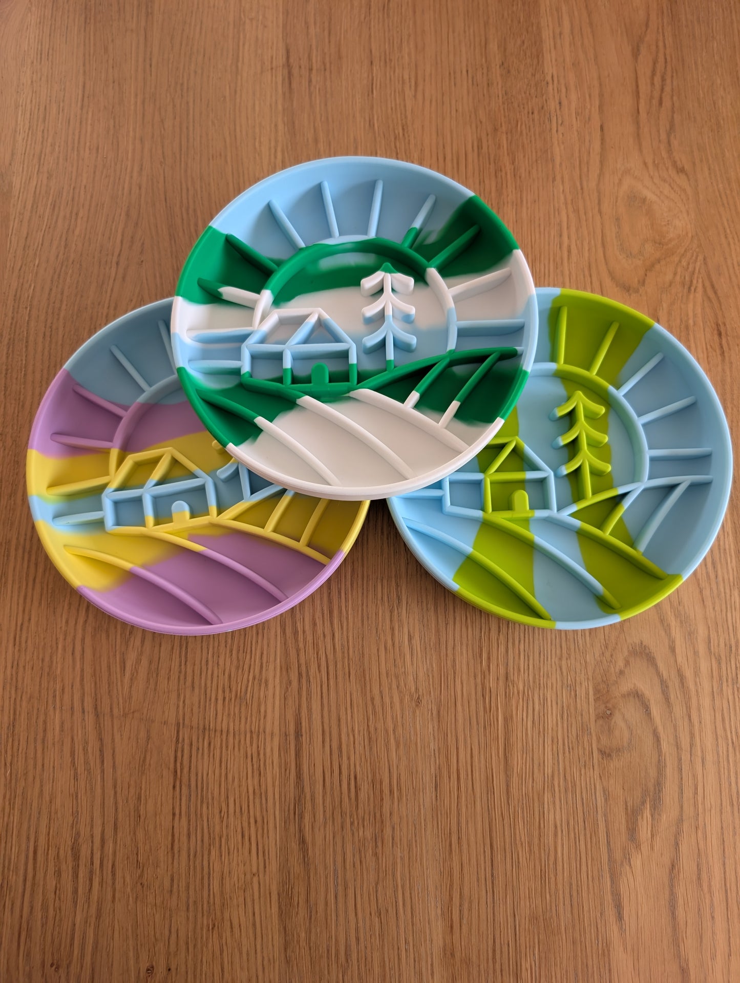 Log cabin lick bowl
