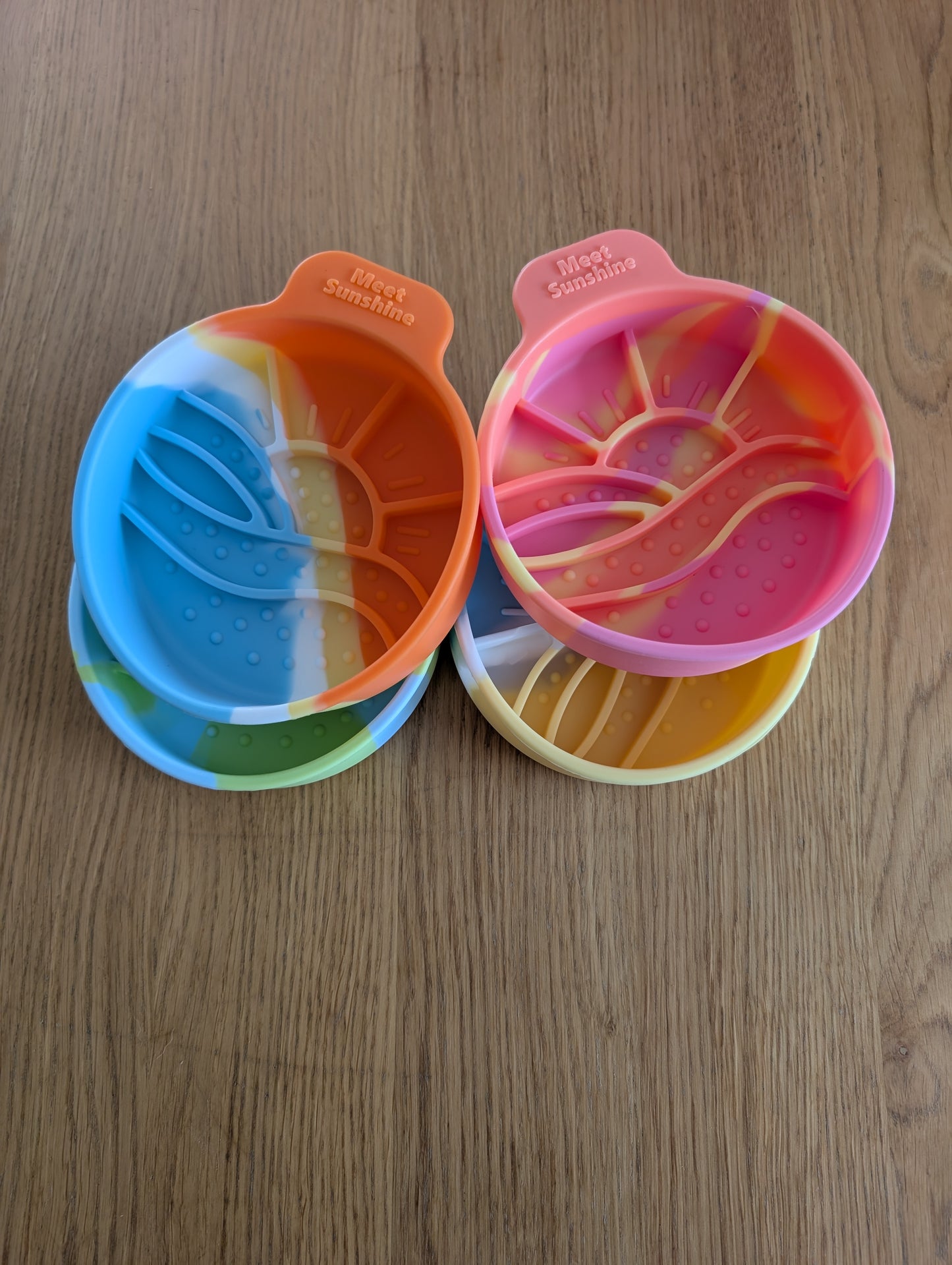Mini sunrise lick bowl