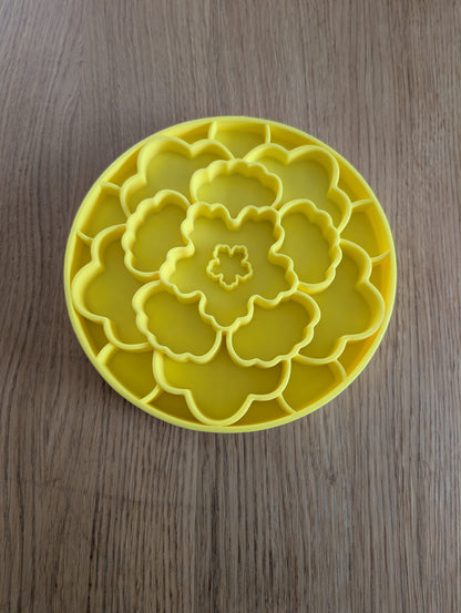2-in-1 lick bowl and lick mat